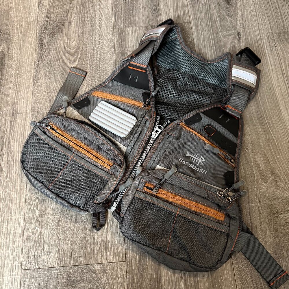 Bassdash FV09 Zip Fly Fishing Vest Youth One Size Fits Most
